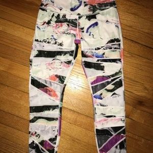 SOLD Lululemon HighTimes Full-on Luon Pigment Wave